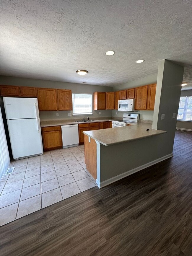 2017-2019 Halyard - 2017-2019 Halyard Apartment