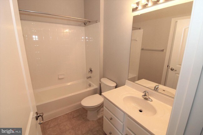 Building Photo - 2653 Sheffield Hill Way