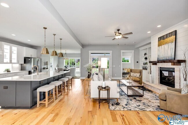 Foto del edificio - 6604 Waxwood Dr
