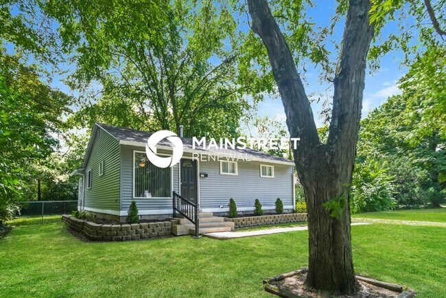 Foto del edificio - 3 Bedroom Pet-Friendly Home in INDIANAPOLIS, IN with Main Street Renewal