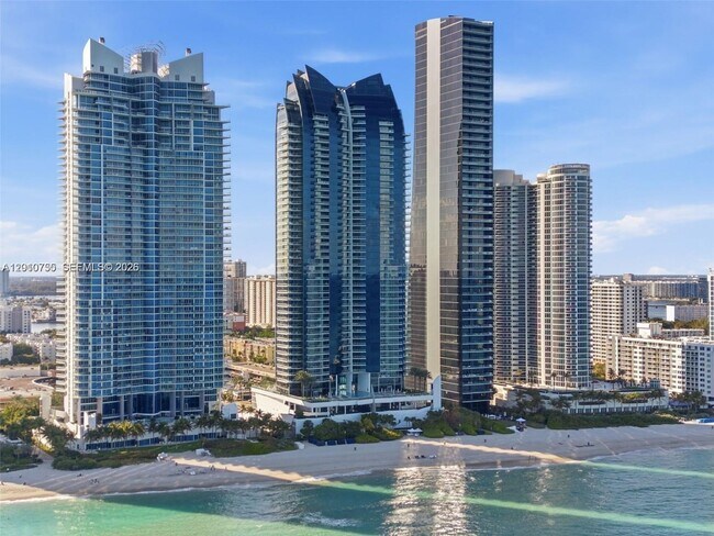 Foto del edificio - 17121 Collins Ave