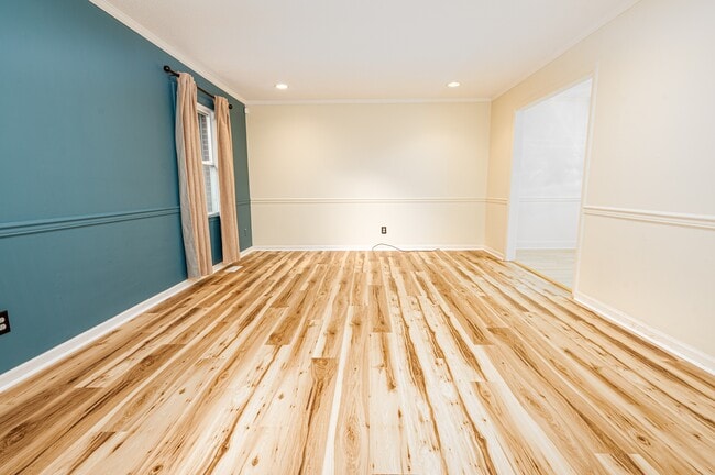Building Photo - 419 Boros Rd