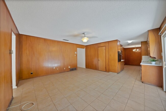 Building Photo - 6516 Perdido Dr