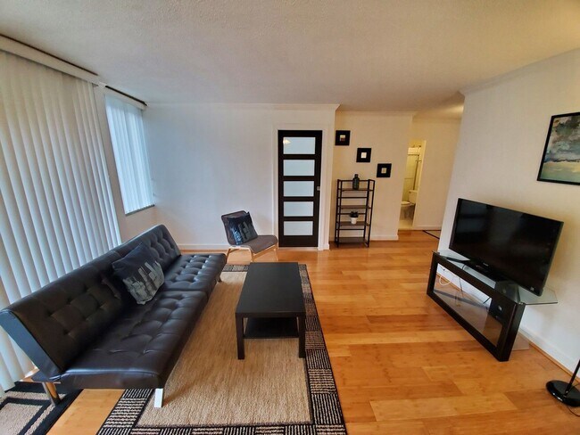 Foto del edificio - 1301 S Arlington Ridge Rd