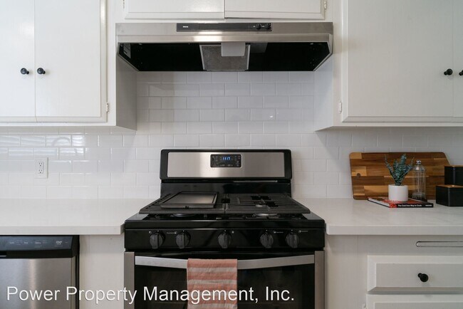 Building Photo - 127 W 64th Pl