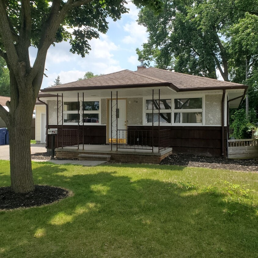 Primary Photo - 110 Kirby St