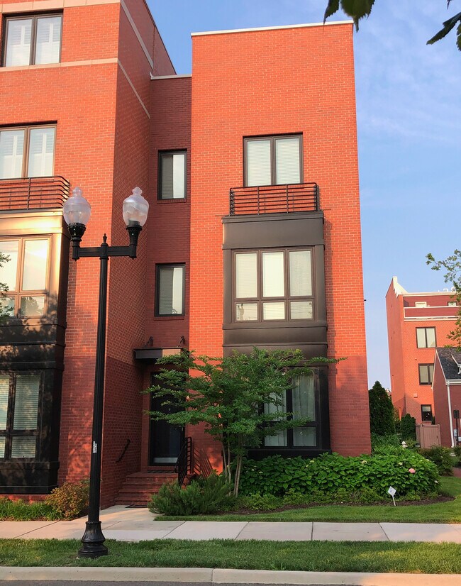 Foto del edificio - 2103 Richmond Hwy