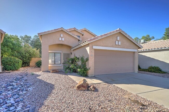 Building Photo - Desirable North Phoenix  Home with 1 Downstairs Bedroom!!!