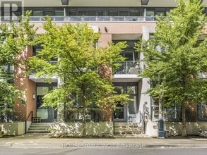 Building Photo - 32 Bruyeres Mews