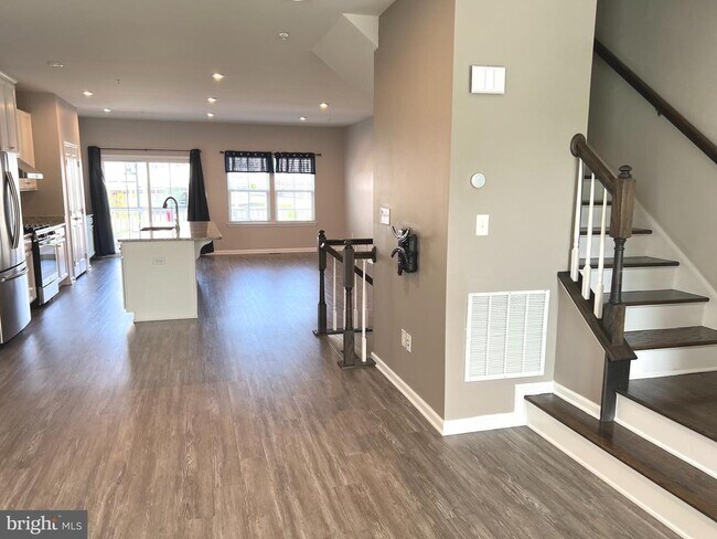 Foto del edificio - 619 Quarry Point Rd