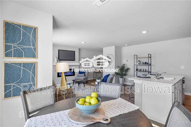 Building Photo - 2205 Bugge Dr