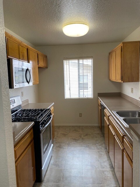 Primary Photo - 5810 W Olympic Blvd
