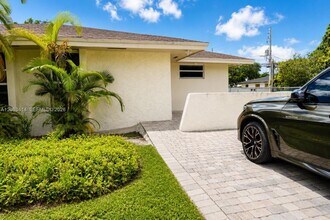 Building Photo - 5780 SW 61st St