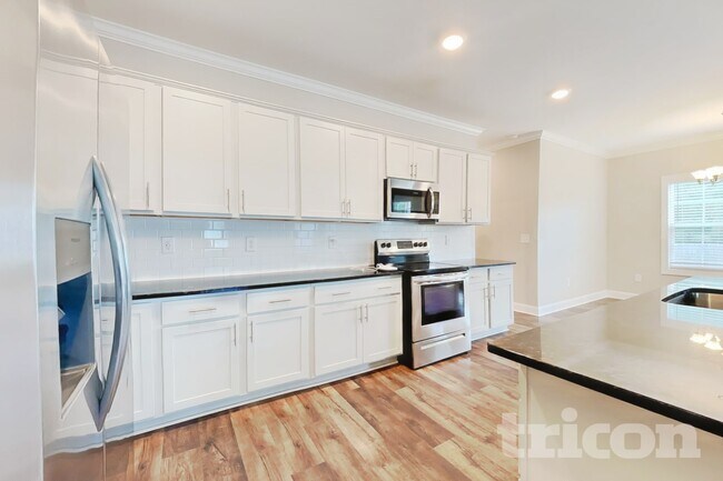 Foto del edificio - 107 D L Phillips Ln