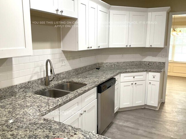 Building Photo - 1594 Stephens Pond View