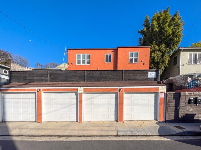 Building Photo - 806 Merwin St