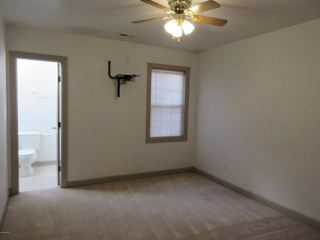 Foto del edificio - 141 Starling Rd