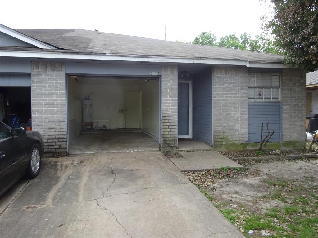 Primary Photo - 6805 Greenyard Dr