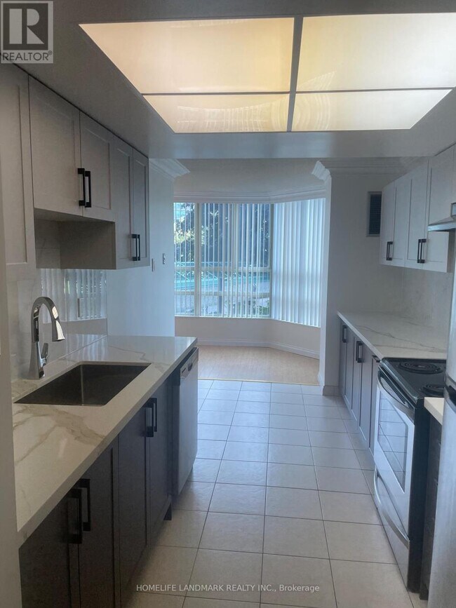 Photo du bâtiment - 7805-7805 Bayview Ave