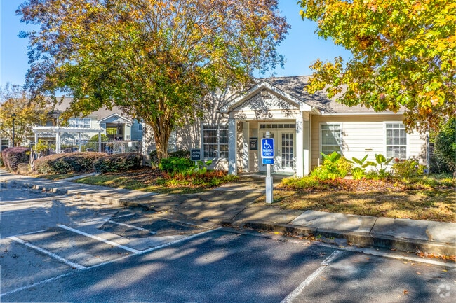 Oficina de arrendamiento - Legacy at North Pointe