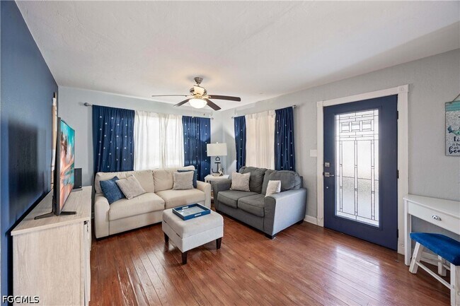 Foto del edificio - 547 101st Ave N