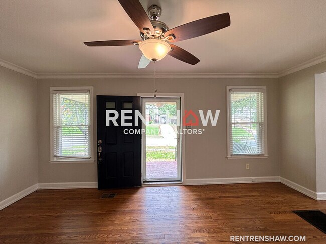 Foto del edificio - 3781 Kenwood Ave