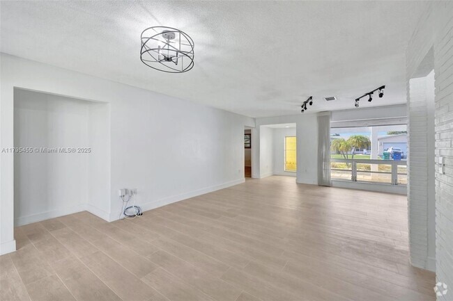 Building Photo - 9121 SW 54th Pl