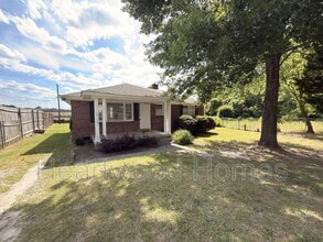 Building Photo - 3708 Hydrangea St