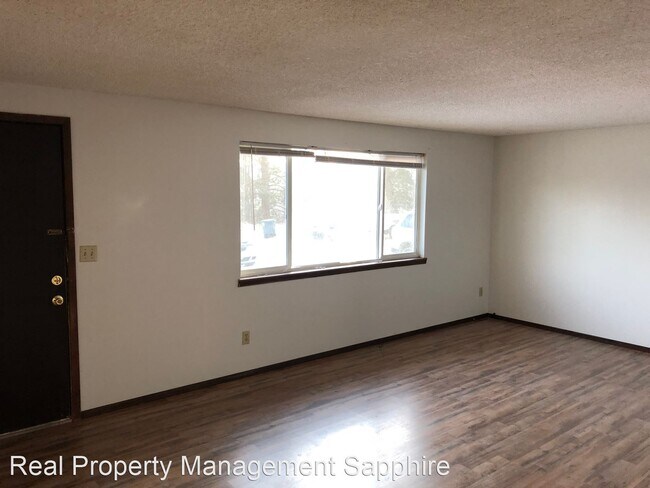 Building Photo - 2 br, 1 bath House - 325 West River Rd.