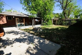 Building Photo - 10859 Murray Dr