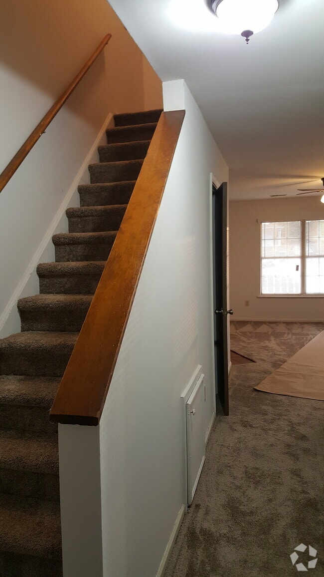 Building Photo - 139 Country Town Dr