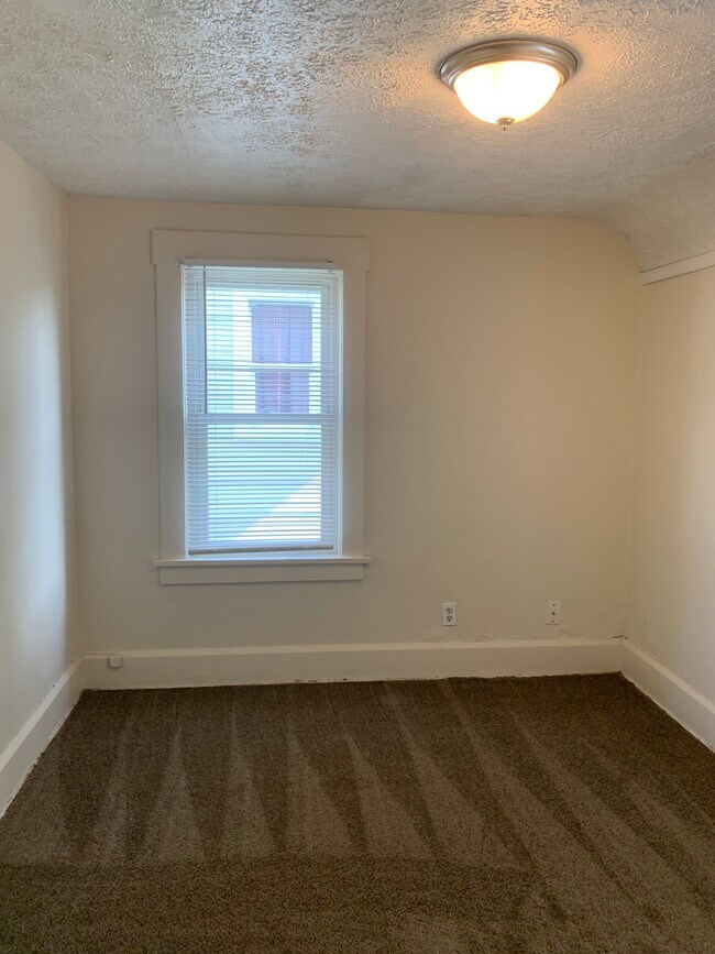 Foto del edificio - 2724 Daleford Ave NE