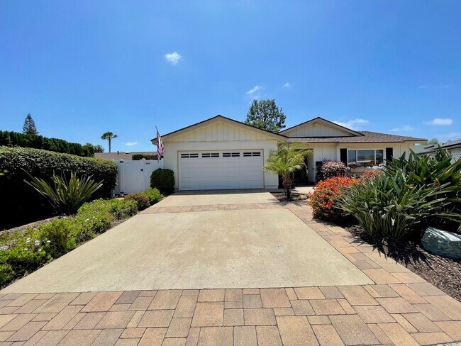Foto del edificio - Gorgeous 4 Bedroom 2 Bathroom Home in Bonita!