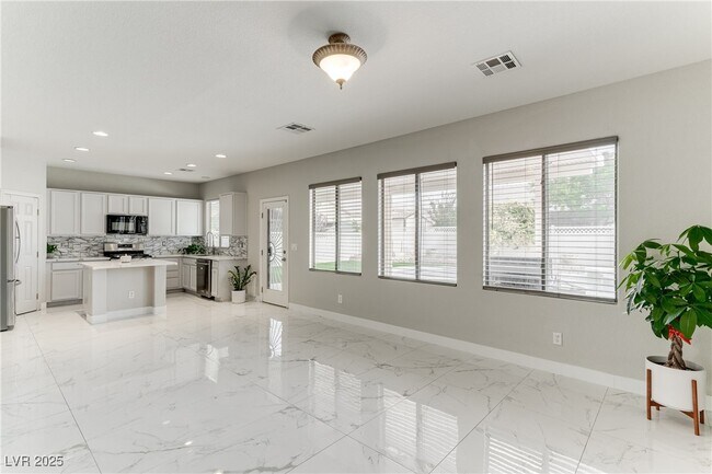 Foto del edificio - 5614 Midnight Breeze St