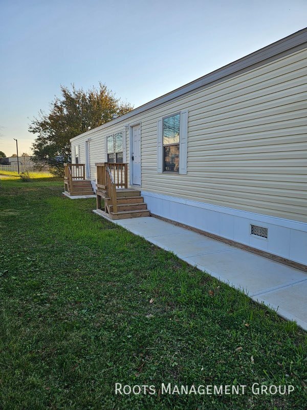 Primary Photo - 1208 Aberdeen Road AB1208