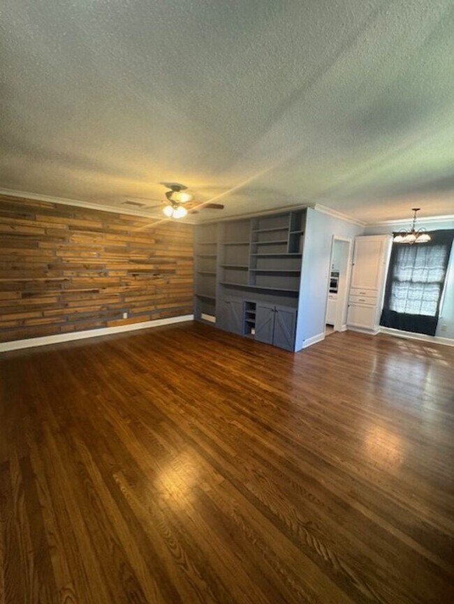 Foto del edificio - Move in ready Home in High Point Terrace