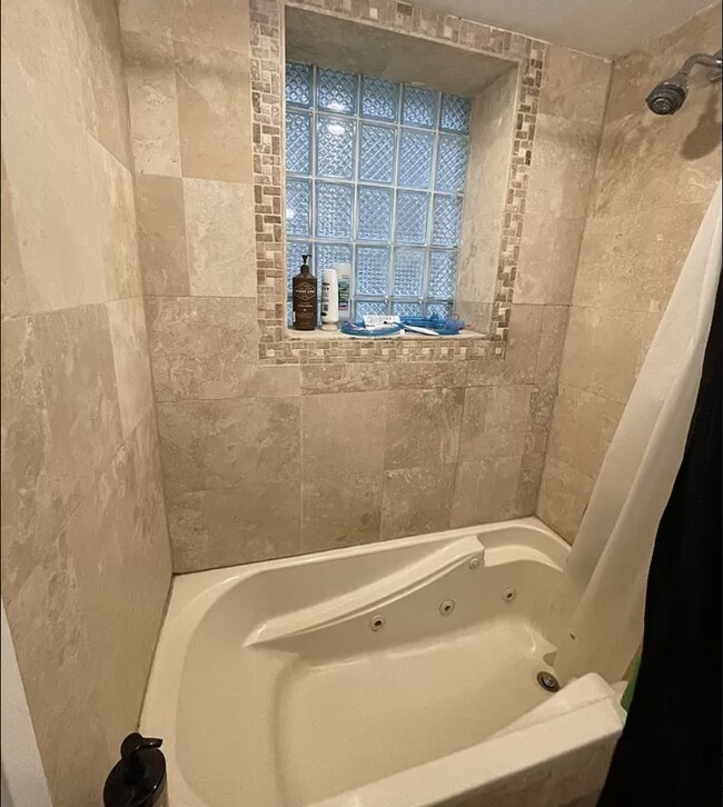 Building Photo - 2 bedroom in Chicago IL 60642