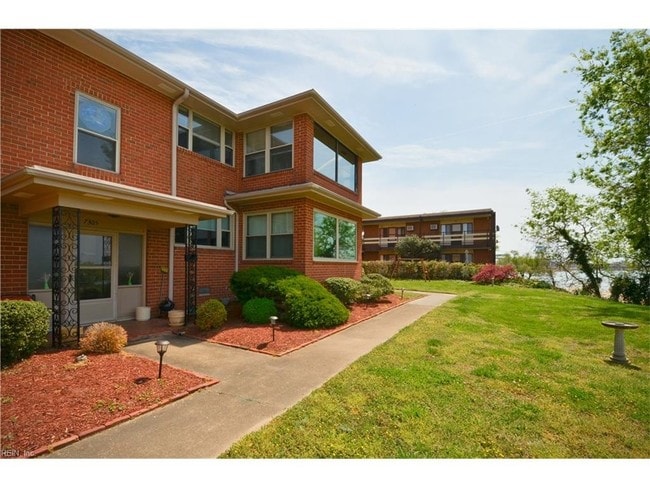 Building Photo - Bridgeview Manor