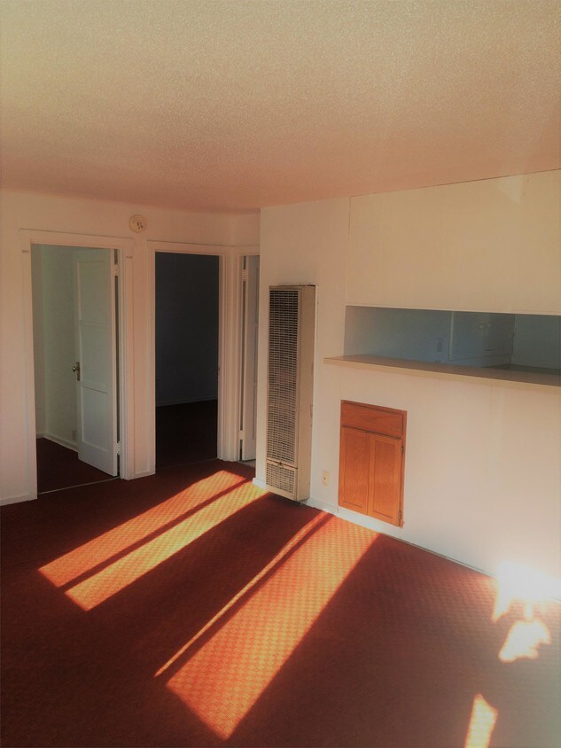 Primary Photo - 866 N 5th St
