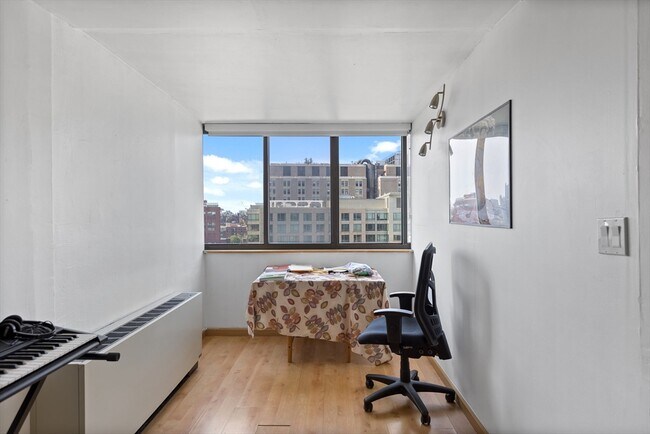 Foto del edificio - 8 Whittier Pl
