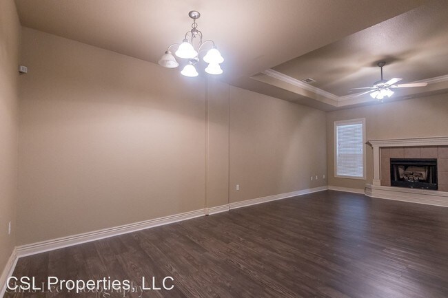 Building Photo - 487 S Pierremont Dr