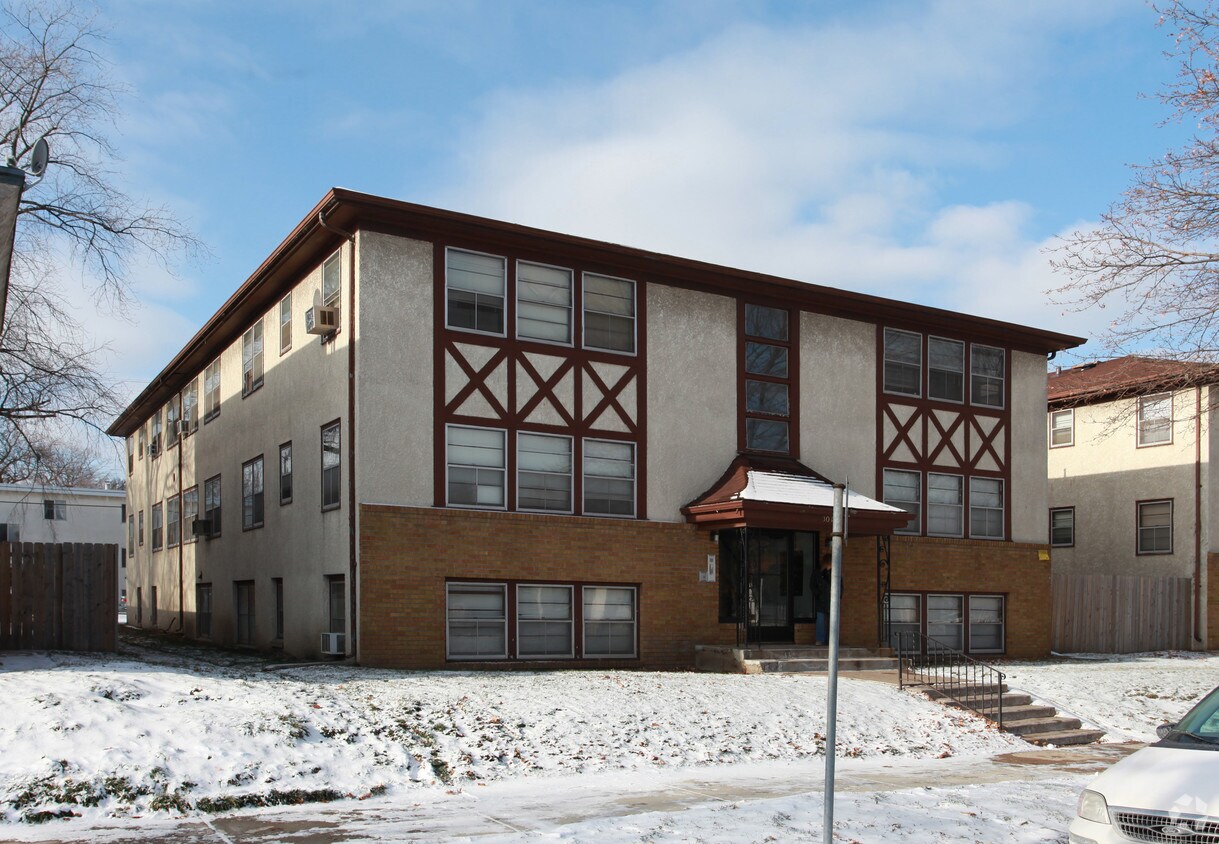 Foto principal - 3020 31st Ave S