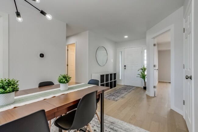 Foto del edificio - 13489 W Auburn Ave