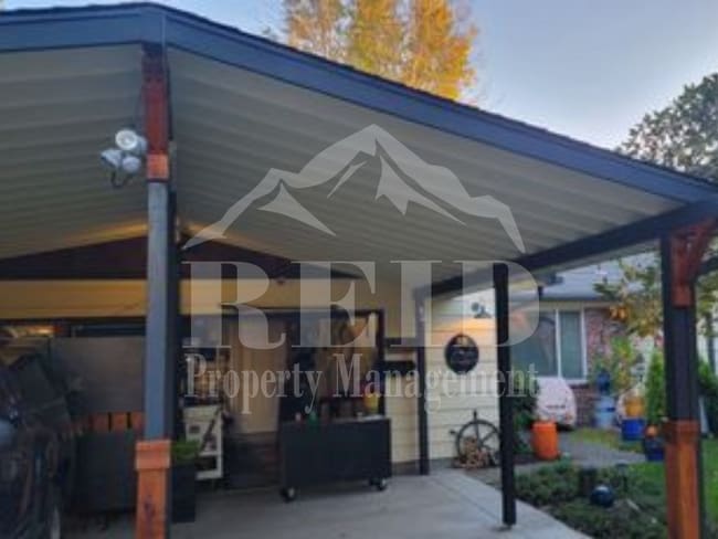 Stunning 4-Bedroom Home in Desirable Central Kitsap Location - Stunning 4-Bedroom Home in Desirable Central Kitsap Location