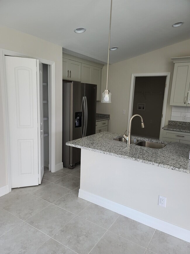 Foto del edificio - 2320 NW 24th Terrace