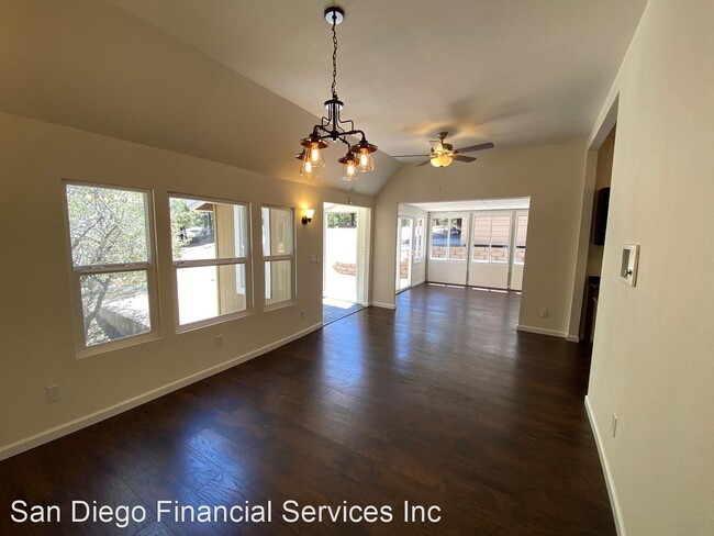 Building Photo - 3 br, 1 bath House - 21936 Crestline Rd
