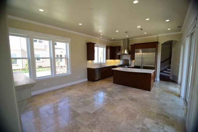 Building Photo - 4 bedroom in Mountain View CA 94040