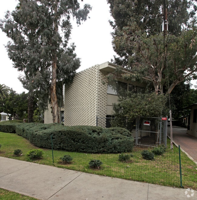 Building Photo - 202-212 Monterey Rd