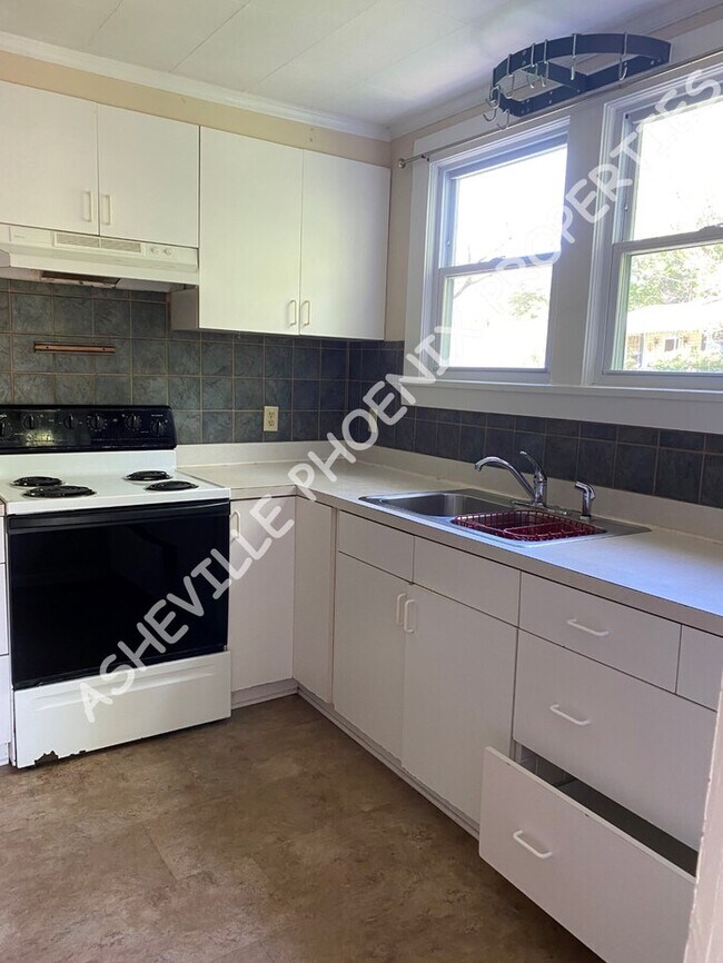 Building Photo - 22 Penley Avenue
