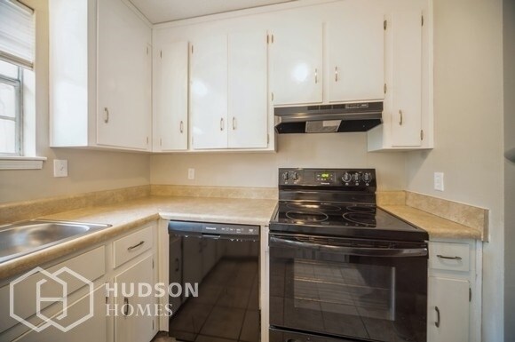 Building Photo - 730 Carondelay Dr